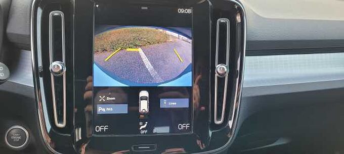 Volvo XC40 Momentum Pro, D3 AWD automatico