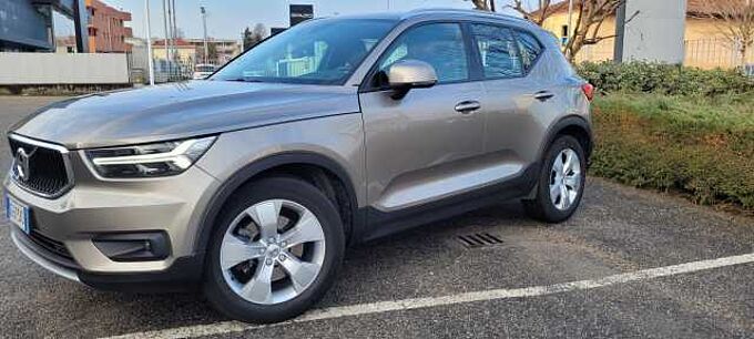 Volvo XC40 Momentum Pro, D3 AWD automatico