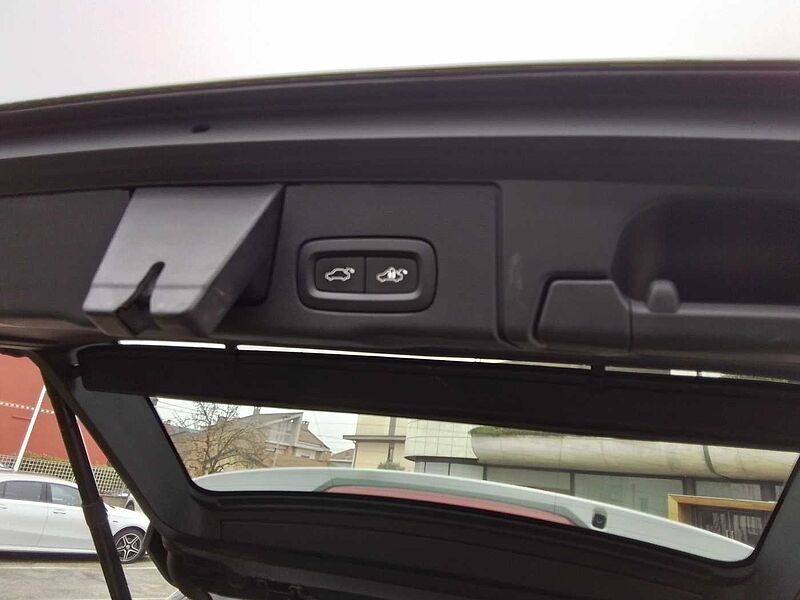 Volvo XC60 Core, B4 AWD mild hybrid, Diesel