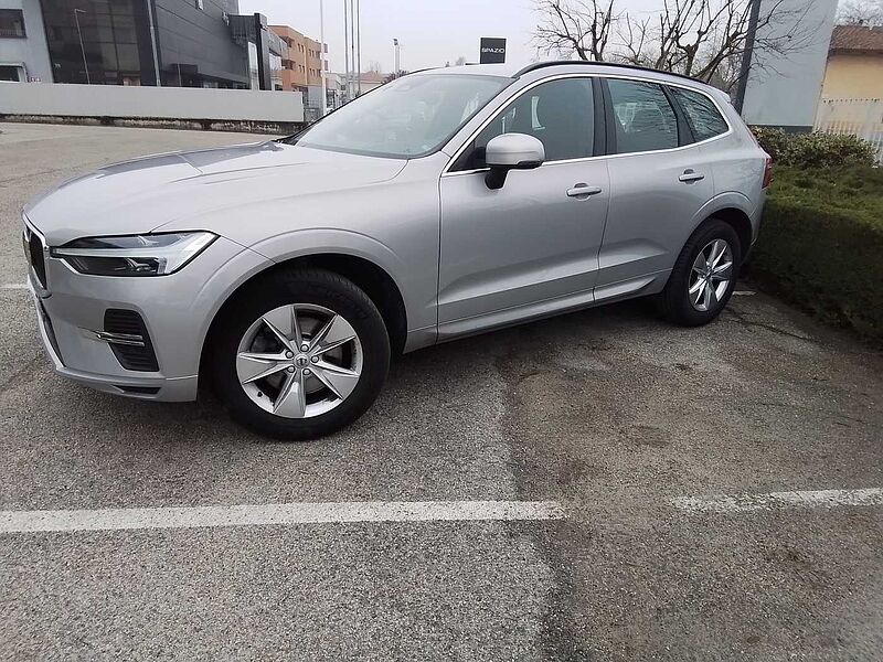 Volvo XC60 Core, B4 AWD mild hybrid, Diesel