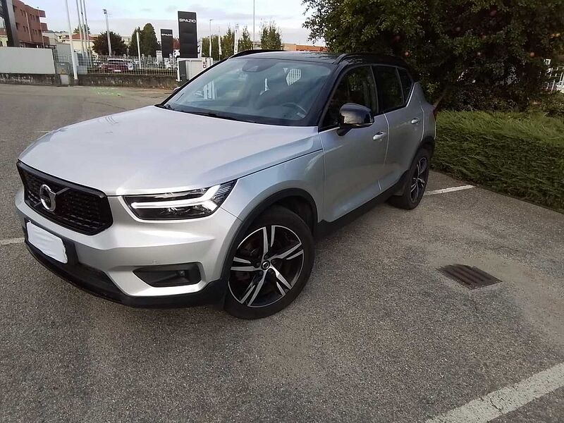 Volvo XC40 D4 AWD R-D GEAR