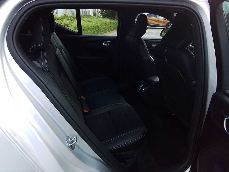 Volvo XC40 D4 AWD R-D GEAR