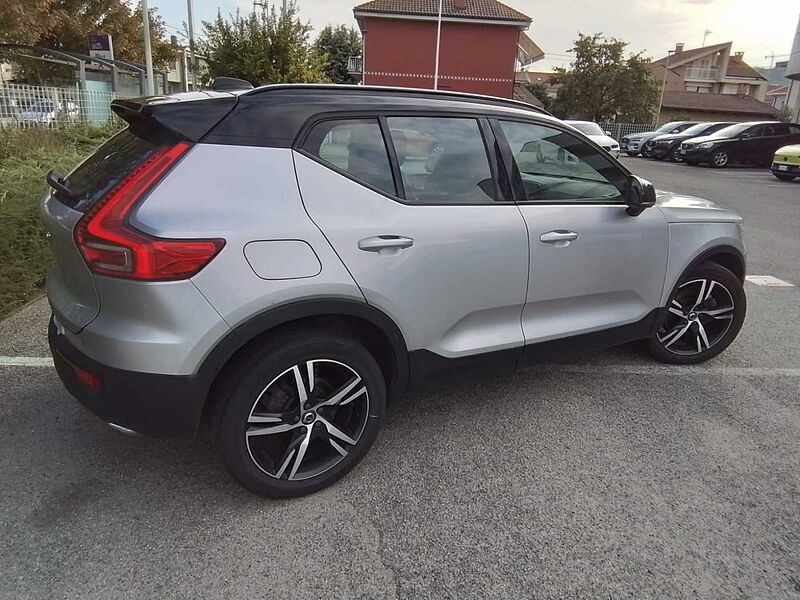 Volvo XC40 D4 AWD R-D GEAR
