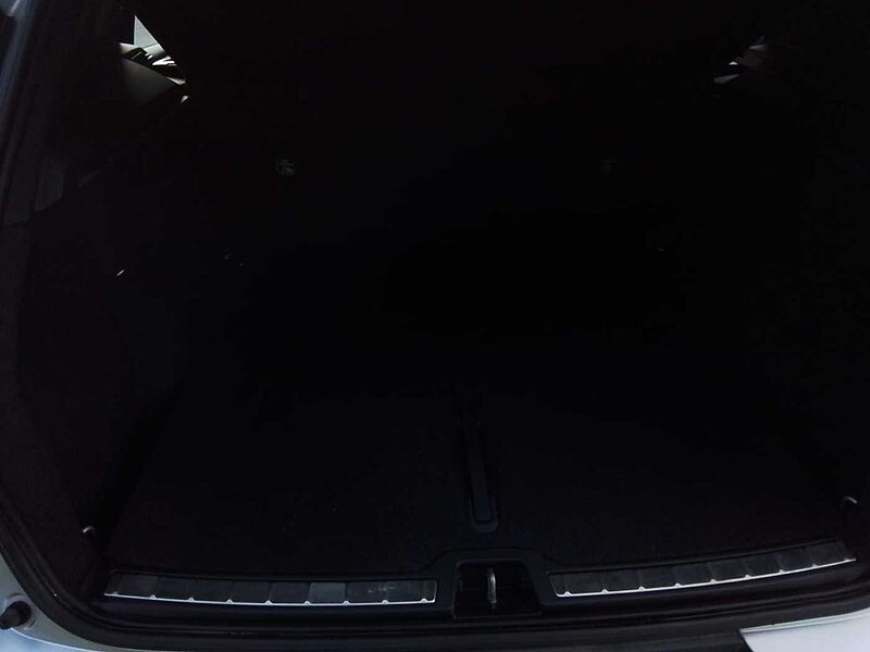 Volvo XC40 D4 AWD R-D GEAR