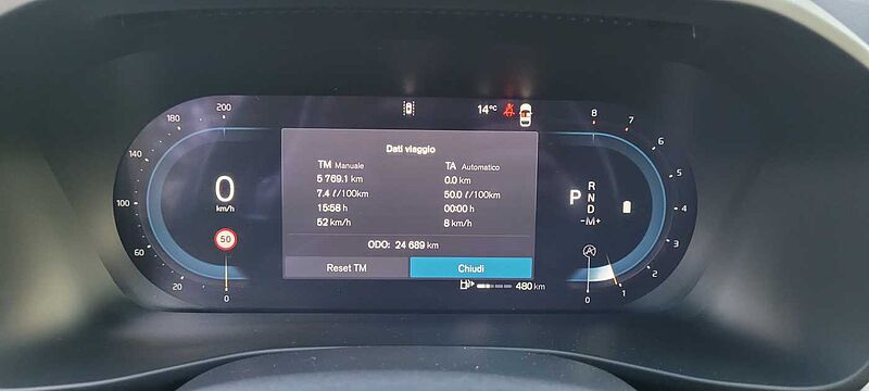 Volvo XC40 Core, B3 Mild hybrid, Benzina