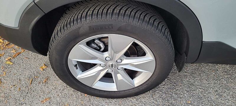 Volvo XC40 Core, B3 Mild hybrid, Benzina