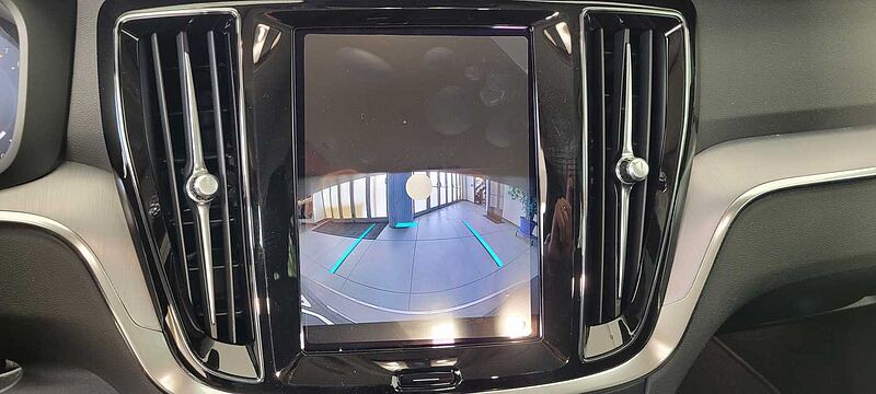 Volvo V60 Core, B4 Mild hybrid, Benzina