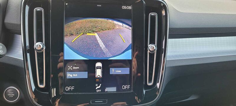 Volvo XC40 Momentum Pro, D3 AWD automatico