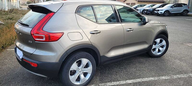 Volvo XC40 Momentum Pro, D3 AWD automatico