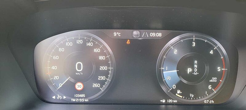 Volvo XC40 Momentum Pro, D3 AWD automatico