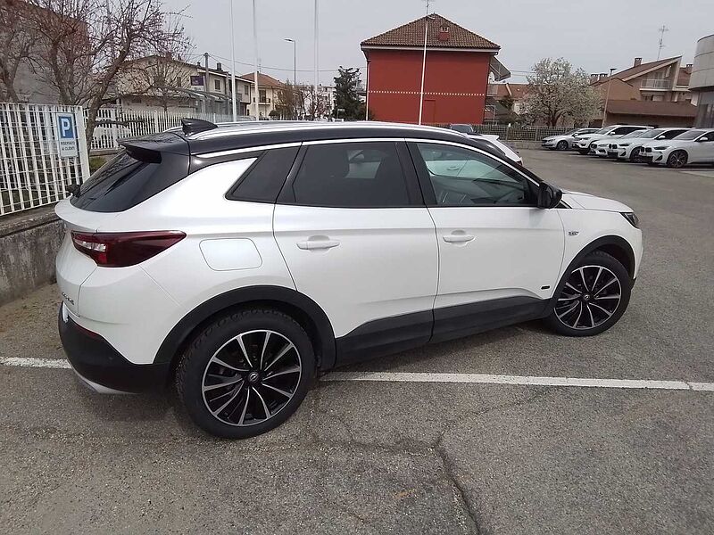 Opel Grandland X 1.6 Hybrid Plug-in aut. AWD Design Line